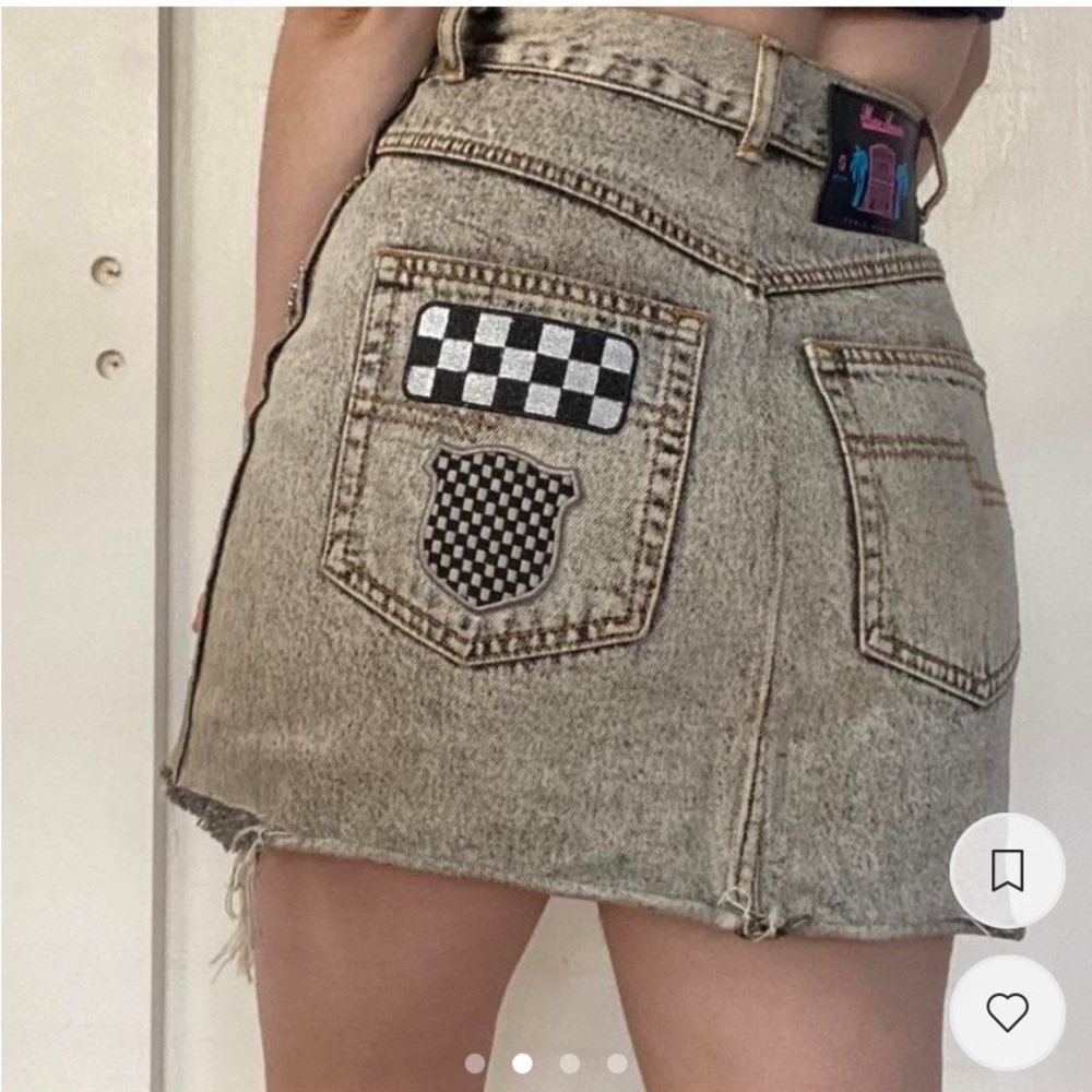 MARC JACOBS Grey Denim Acid Wash Mini Skirt SZ 0 - Picture 3 of 4